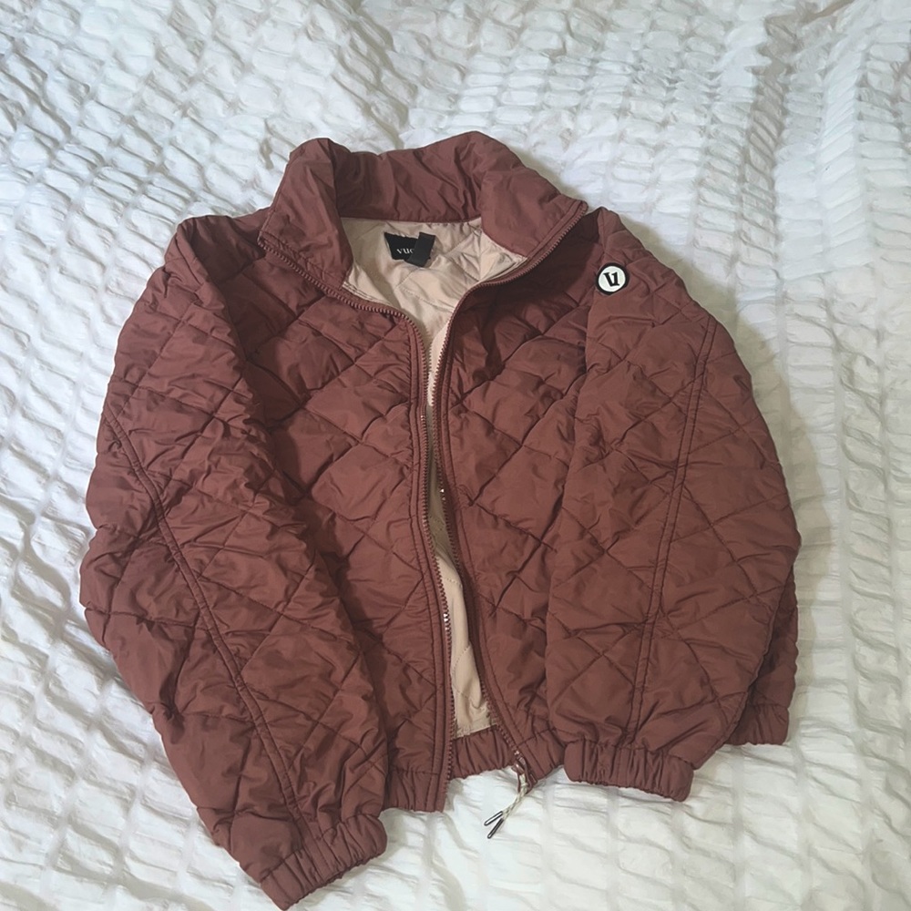 Vuori puffer in pink mauve size small like new